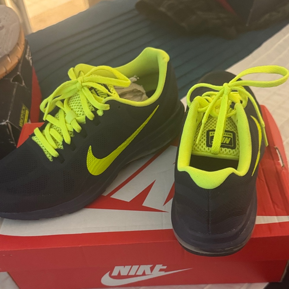 Nike Navy Blue and Bright Yellow Running Shoes